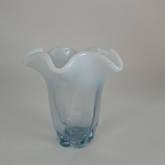 Duncan Miller Glass Canterbury Opalescent Blue Ruffled Rim Vase - Picture 4 of 14
